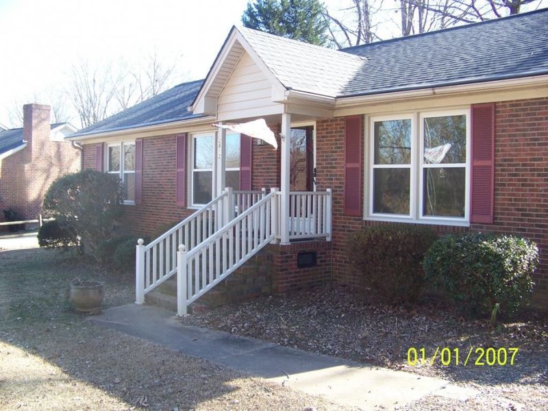 2812 Blanche Dr, Burlington, NC 27215