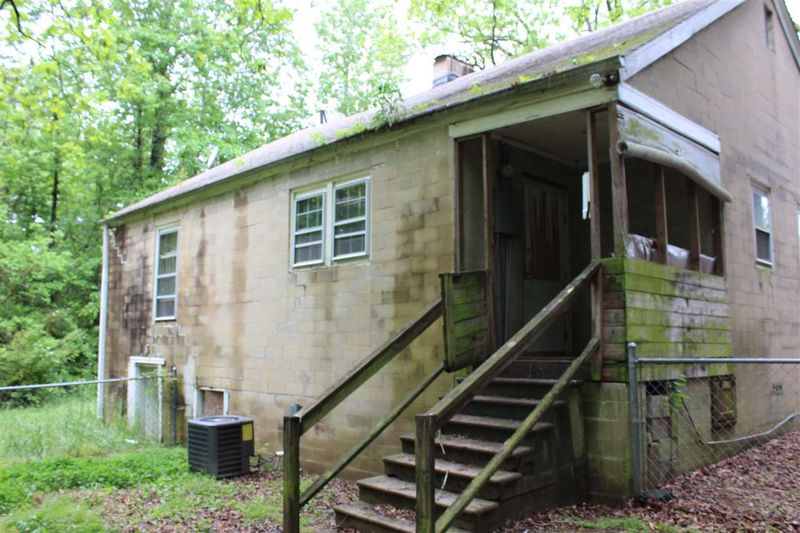 2812 Carpenter Rd, Durham, NC 27704