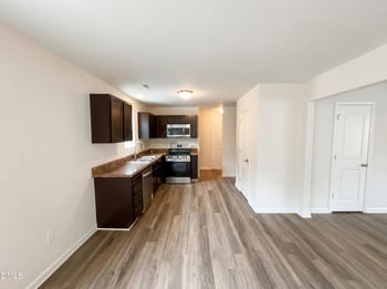 2812 Erinridge Rd, Raleigh, NC 27610