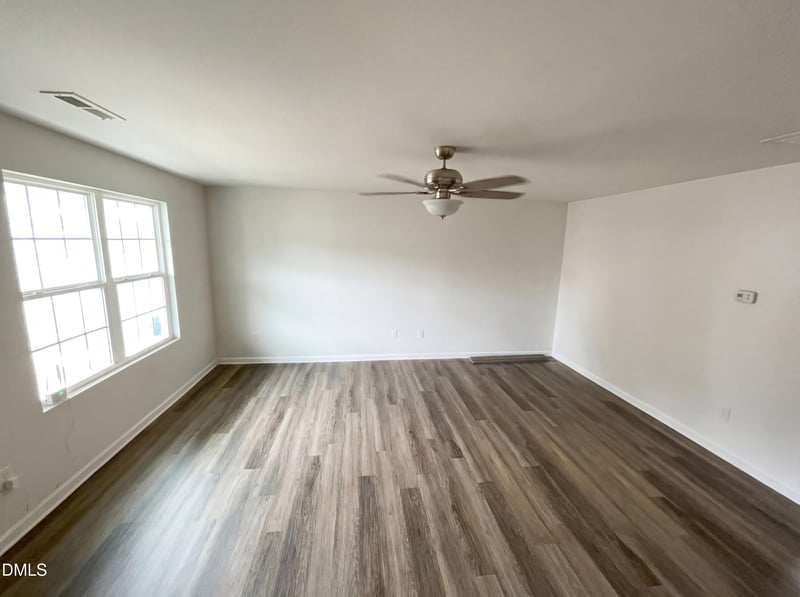 2812 Erinridge Rd, Raleigh, NC 27610