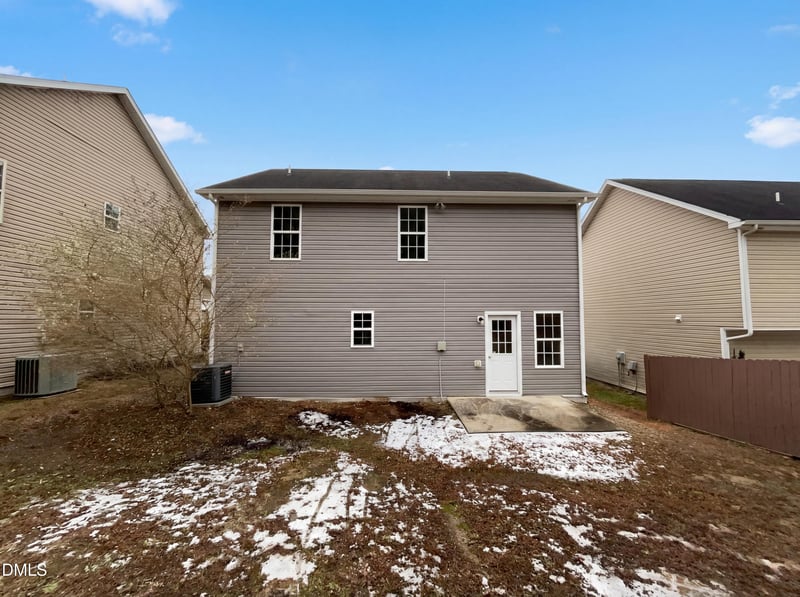 2812 Erinridge Rd, Raleigh, NC 27610