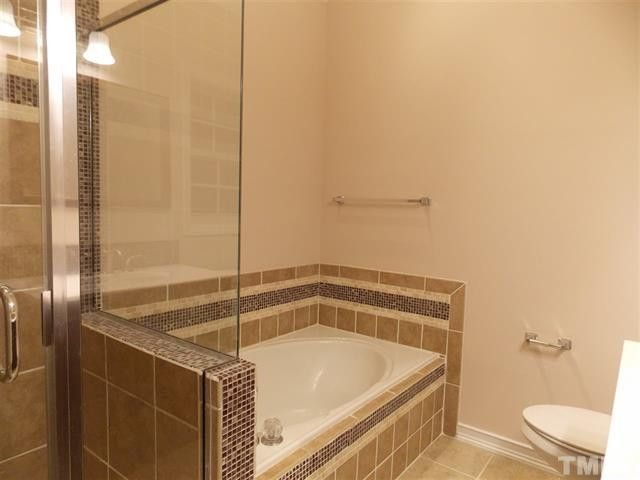 2812 Glastonbury Rd, Apex, NC 27539