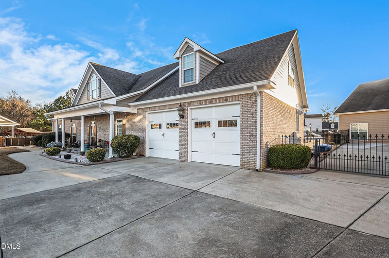 2812 Guildsmen Ct, Fayetteville, NC 28306