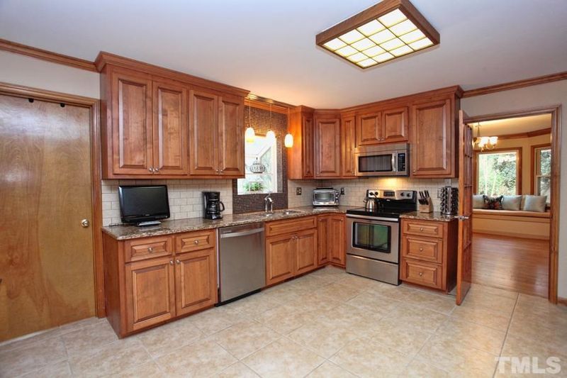 2812 Patrie Pl, Raleigh, NC 27613
