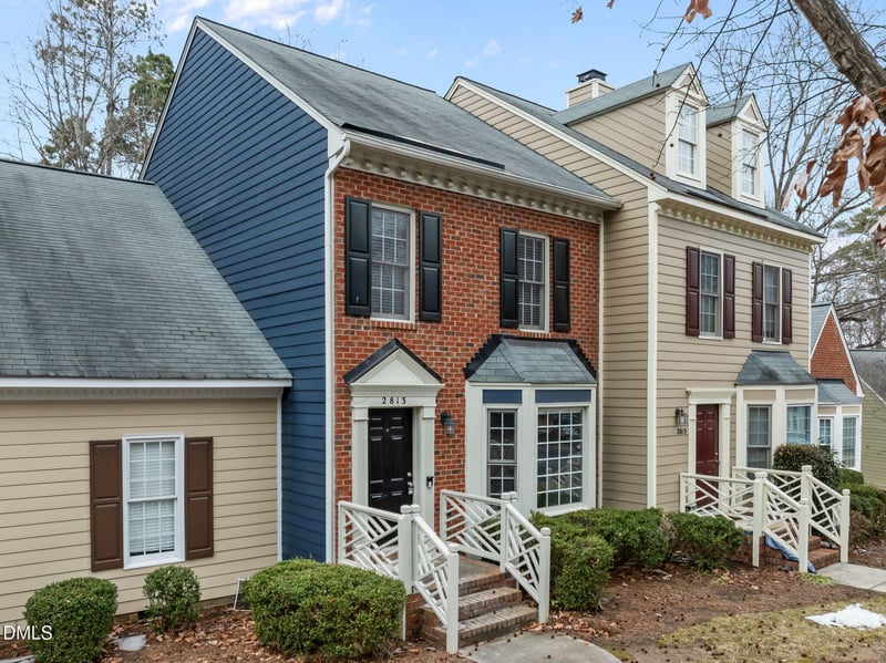 2813 Bedfordshire Ct, Raleigh, NC 27604