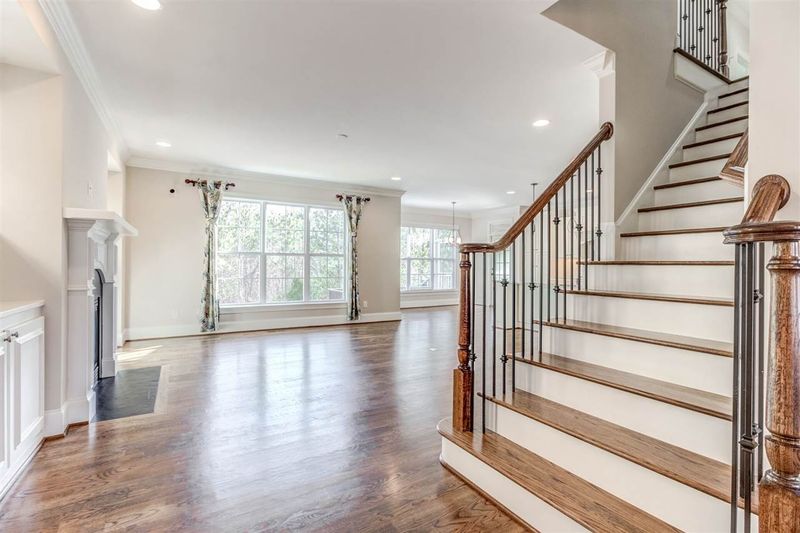 2813 Cameron Pond Dr, Cary, NC 27519