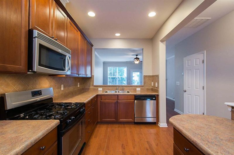 2813 Corbett Grove Dr, Raleigh, NC 27616