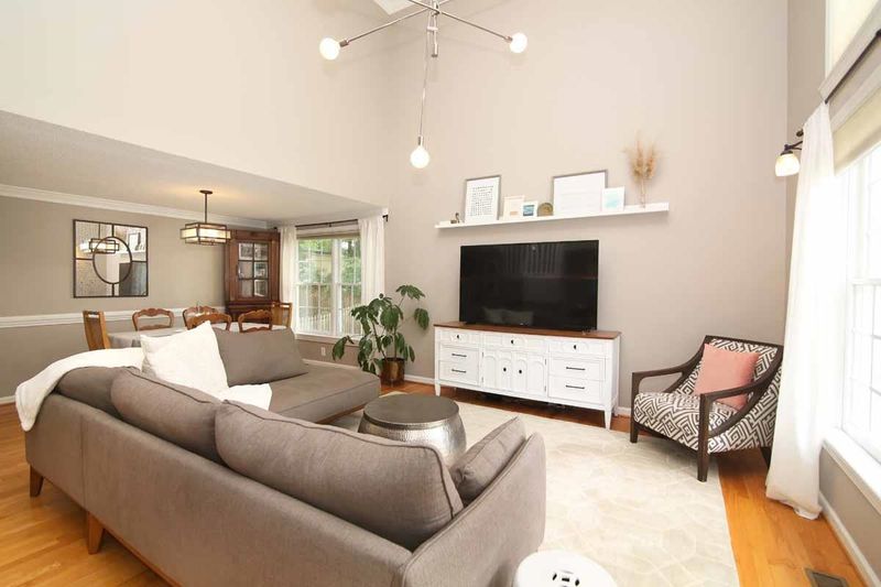 2813 Funster Ln, Raleigh, NC 27615
