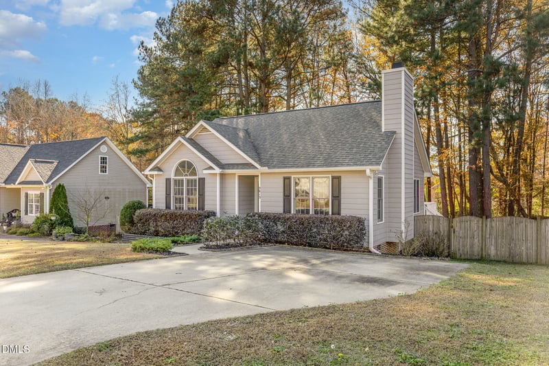 2813 Glastonbury Rd, Apex, NC 27539