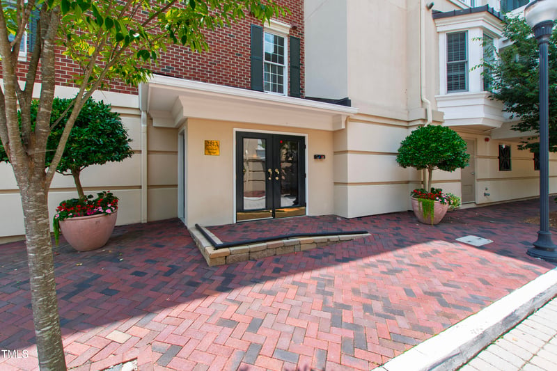2813 Market Bridge Ln #104, Raleigh, NC 27608