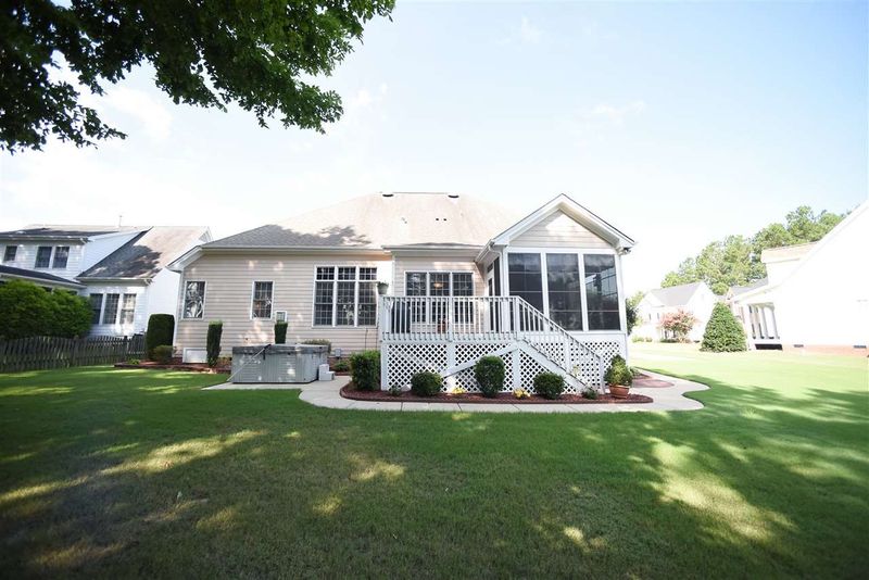2813 Oak Bridge Dr, Raleigh, NC 27610