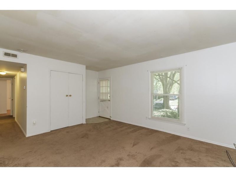 2813 Westchester Dr, Burlington, NC 27217