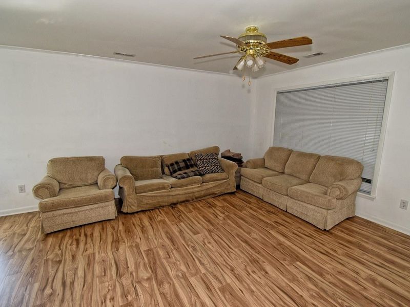 2815 Friar Tuck Rd, Raleigh, NC 27610