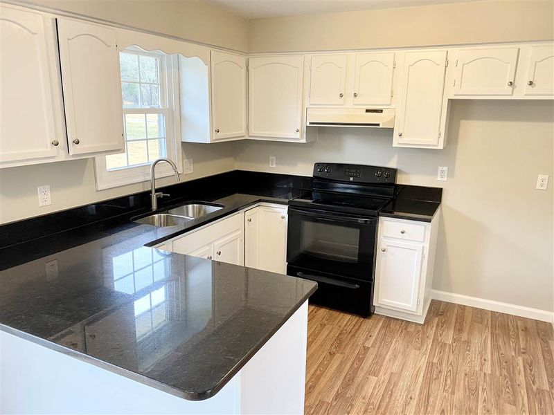 2815 W Micro Rd, Selma, NC 27576