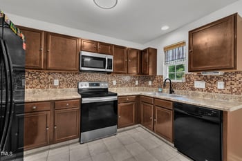 2816 Erinridge Rd, Raleigh, NC 27610