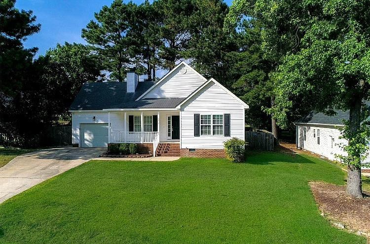 2816 Glastonbury Rd, Apex, NC 27539