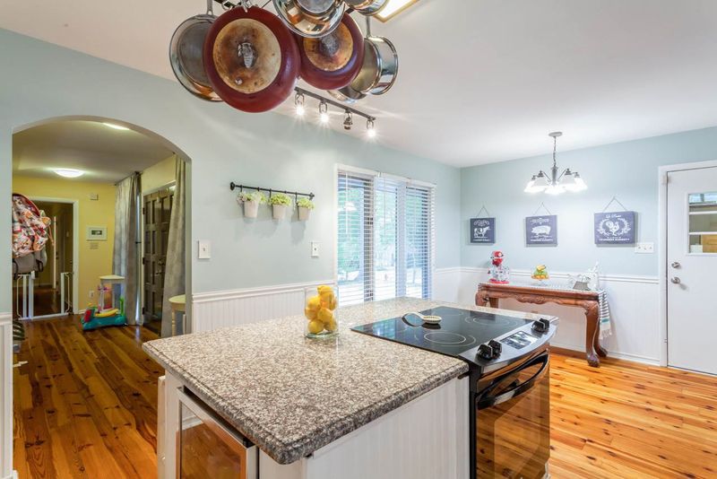 2816 Pidgeon Hill Rd, Raleigh, NC 27613