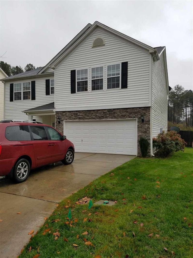 2816 Sagebrush Ln, Durham, NC 27703