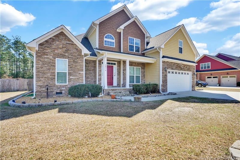 2816 Sand Trap Ln, Hope Mills, NC 28348