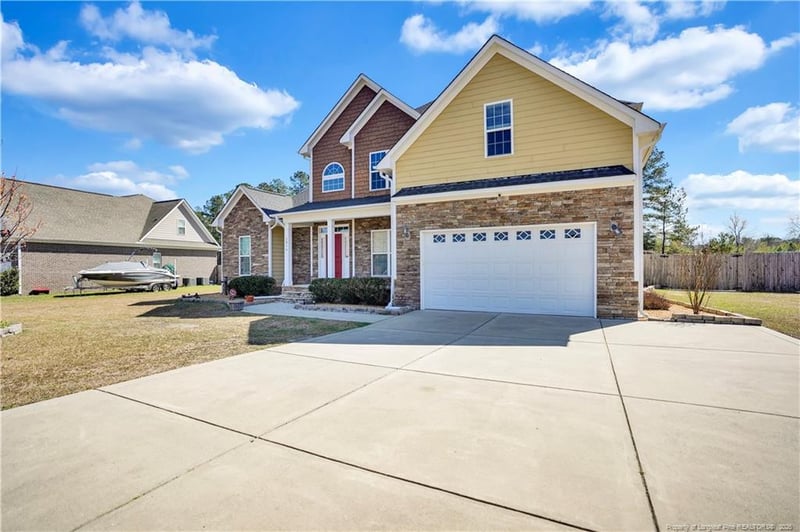 2816 Sand Trap Ln, Hope Mills, NC 28348