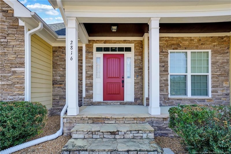 2816 Sand Trap Ln, Hope Mills, NC 28348