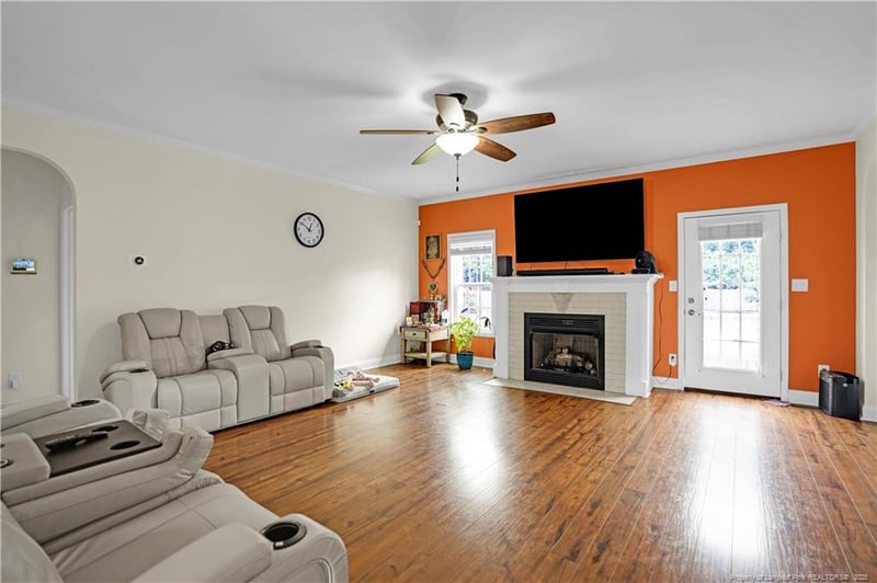 2816 Sand Trap Ln, Hope Mills, NC 28348