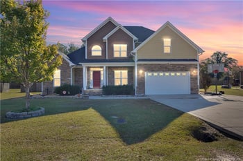 2816 Sand Trap Ln, Hope Mills, NC 28348