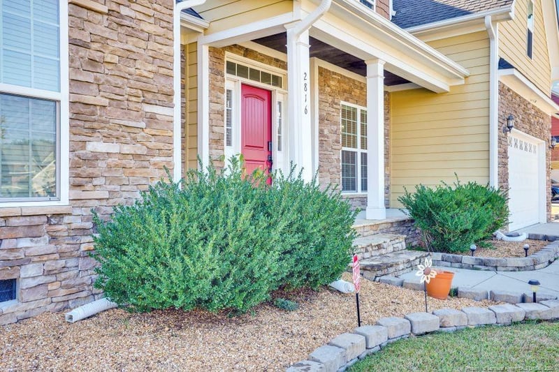 2816 Sand Trap Ln, Hope Mills, NC 28348