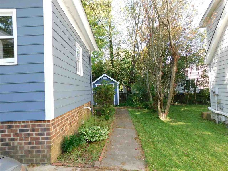 2817 Broadlands Dr, Raleigh, NC 27604