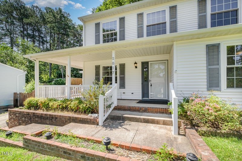 2817 Henslowe Dr, Raleigh, NC 27603