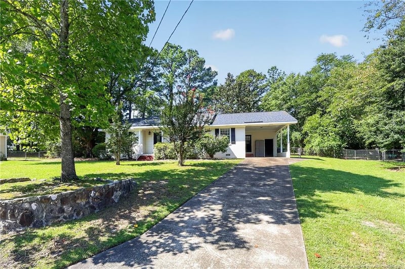 2817 Trentwood Ct, Fayetteville, NC 28304