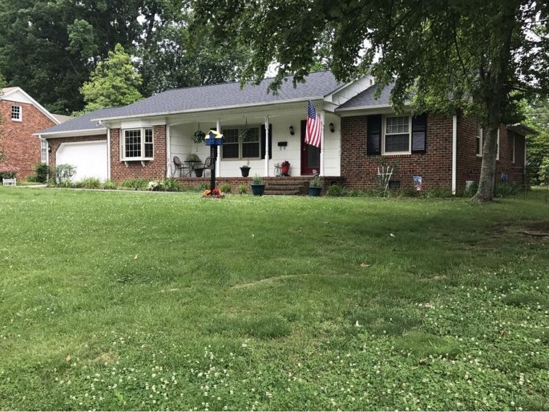 2818 Bedford St, Burlington, NC 27215