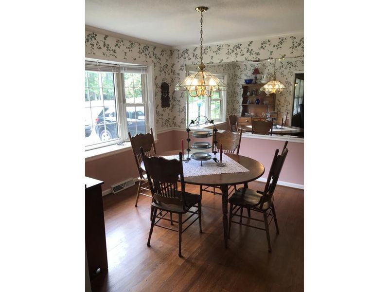 2818 Bedford St, Burlington, NC 27215