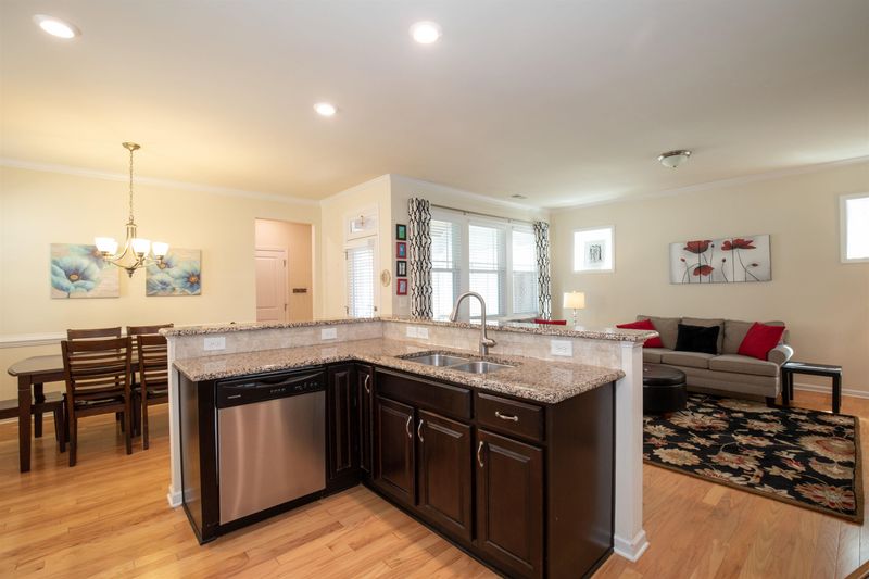 2818 Haw River Trl, Apex, NC 27502