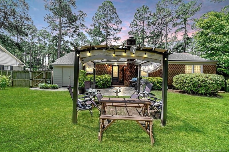 2818 Millbrook Rd, Fayetteville, NC 28303