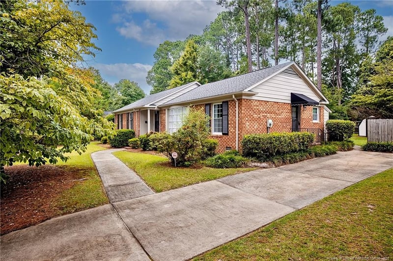 2818 Millbrook Rd, Fayetteville, NC 28303