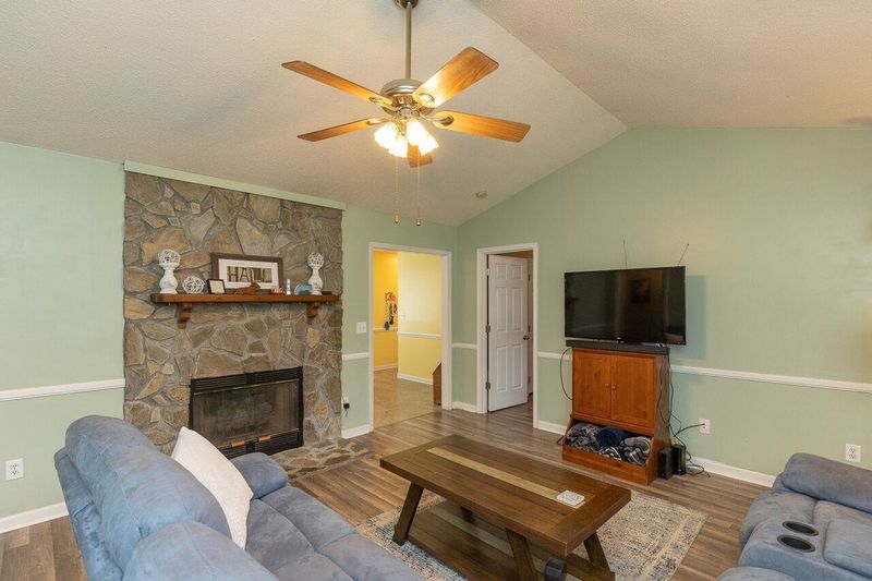 2819 Fairmont Dr, Clayton, NC 27520