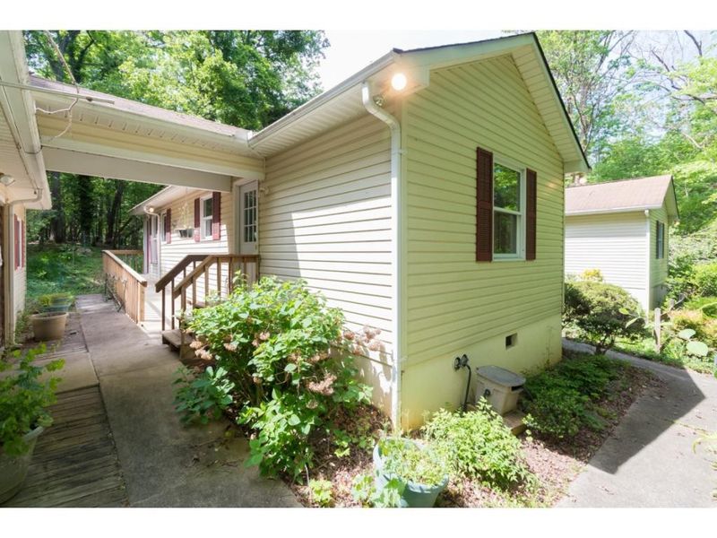 2819 Fargo Rd, Hillsborough, NC 27278