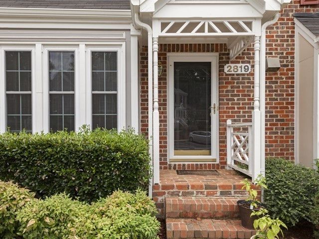 2819 Sterling Park Dr, Raleigh, NC 27603