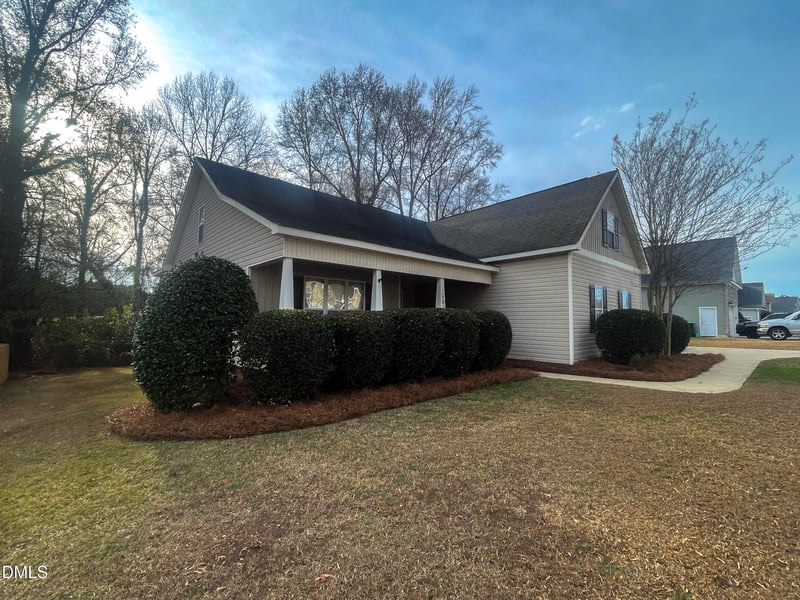 282 Braddock Dr, Lillington, NC 27546
