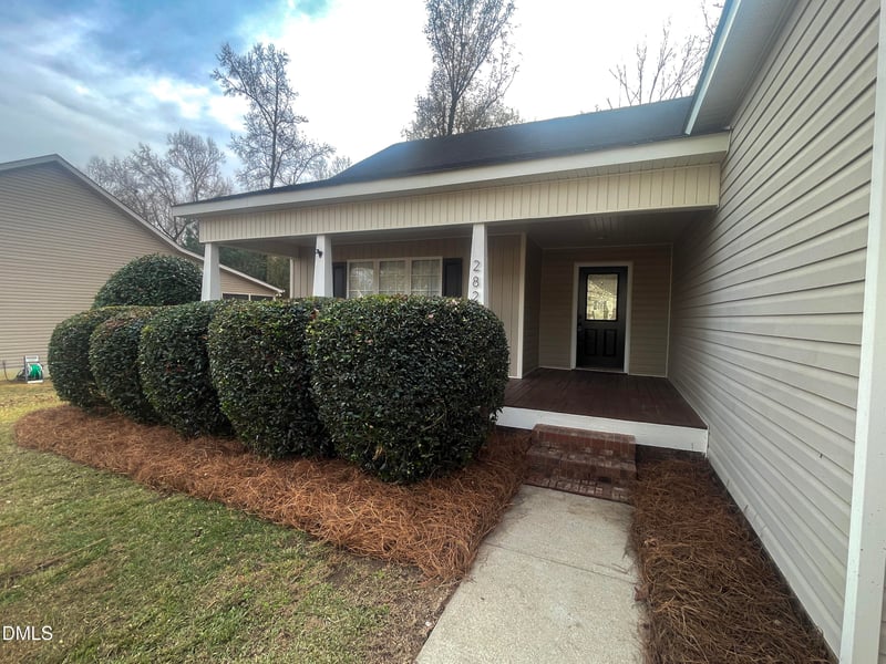 282 Braddock Dr, Lillington, NC 27546