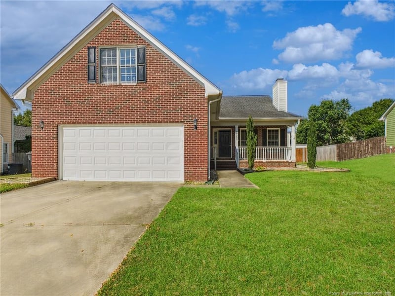 2820 Franzia Dr, Fayetteville, NC 28306