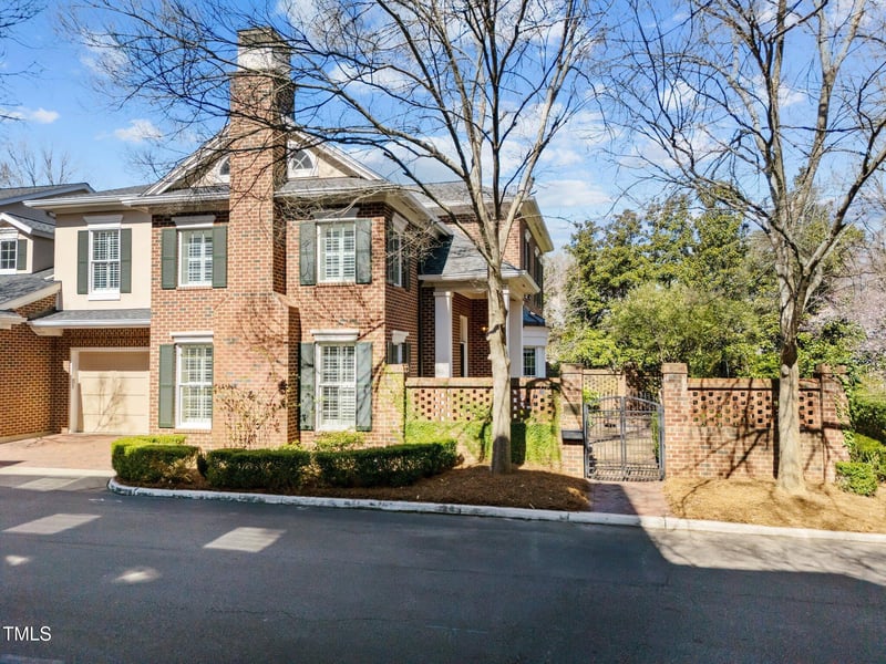 2820 Glenwood Gardens Ln, Raleigh, NC 27608