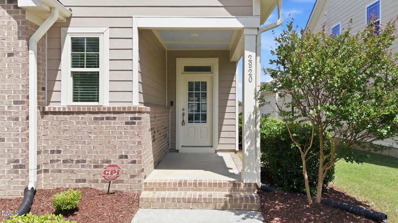 2820 Haw River Trl, Apex, NC 27502