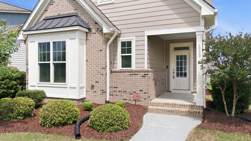2820 Haw River Trl, Apex, NC 27502