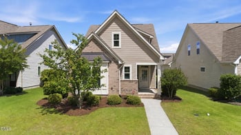 2820 Haw River Trl, Apex, NC 27502