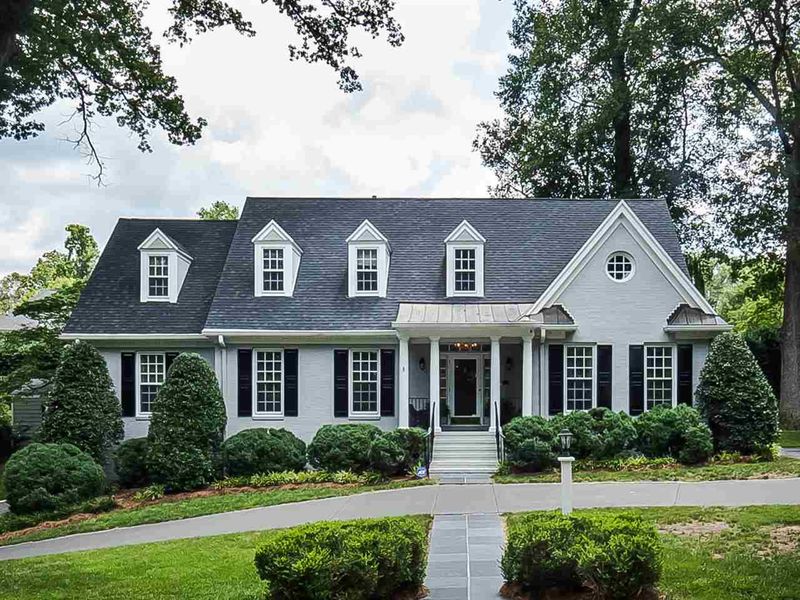 2820 Lakeview Dr, Raleigh, NC 27609