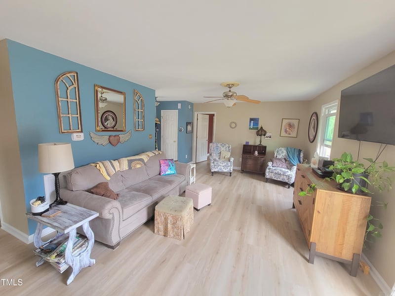 2820 Oak Pointe Ln, Mebane, NC 27302