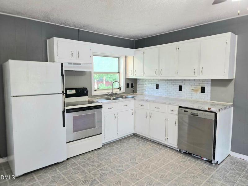 2820 Oxford Rd, Roxboro, NC 27574