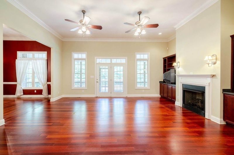 2820 Saddle Dr, Durham, NC 27712